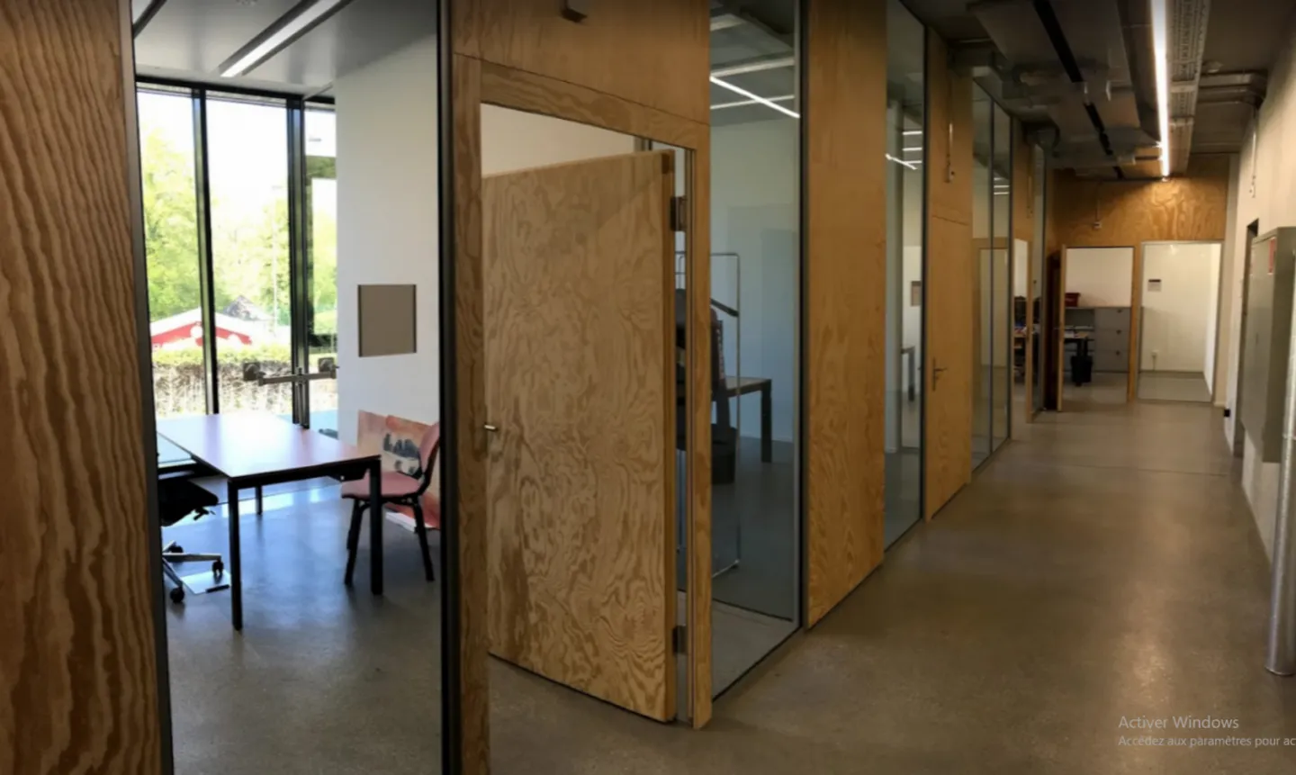 Modernes Gebäude - 250 m2 zu vermieten - Foto 1 von 3