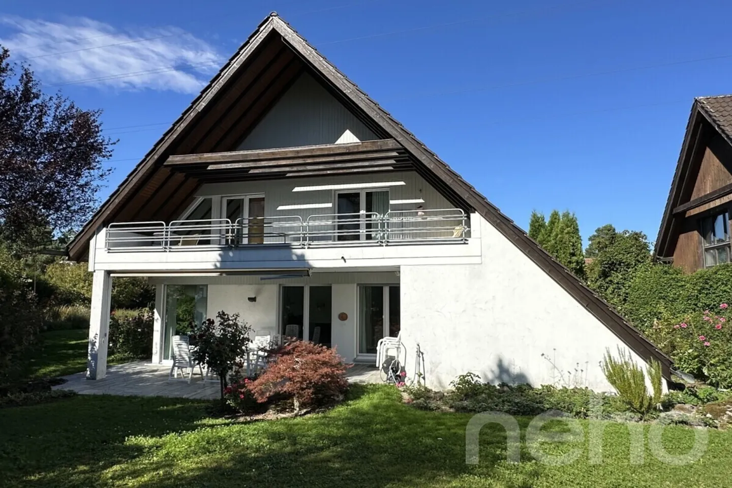 Affascinante casa unifamiliare di 7,5 stanze con grande giardino a Langnau a. - Foto 3 di 13