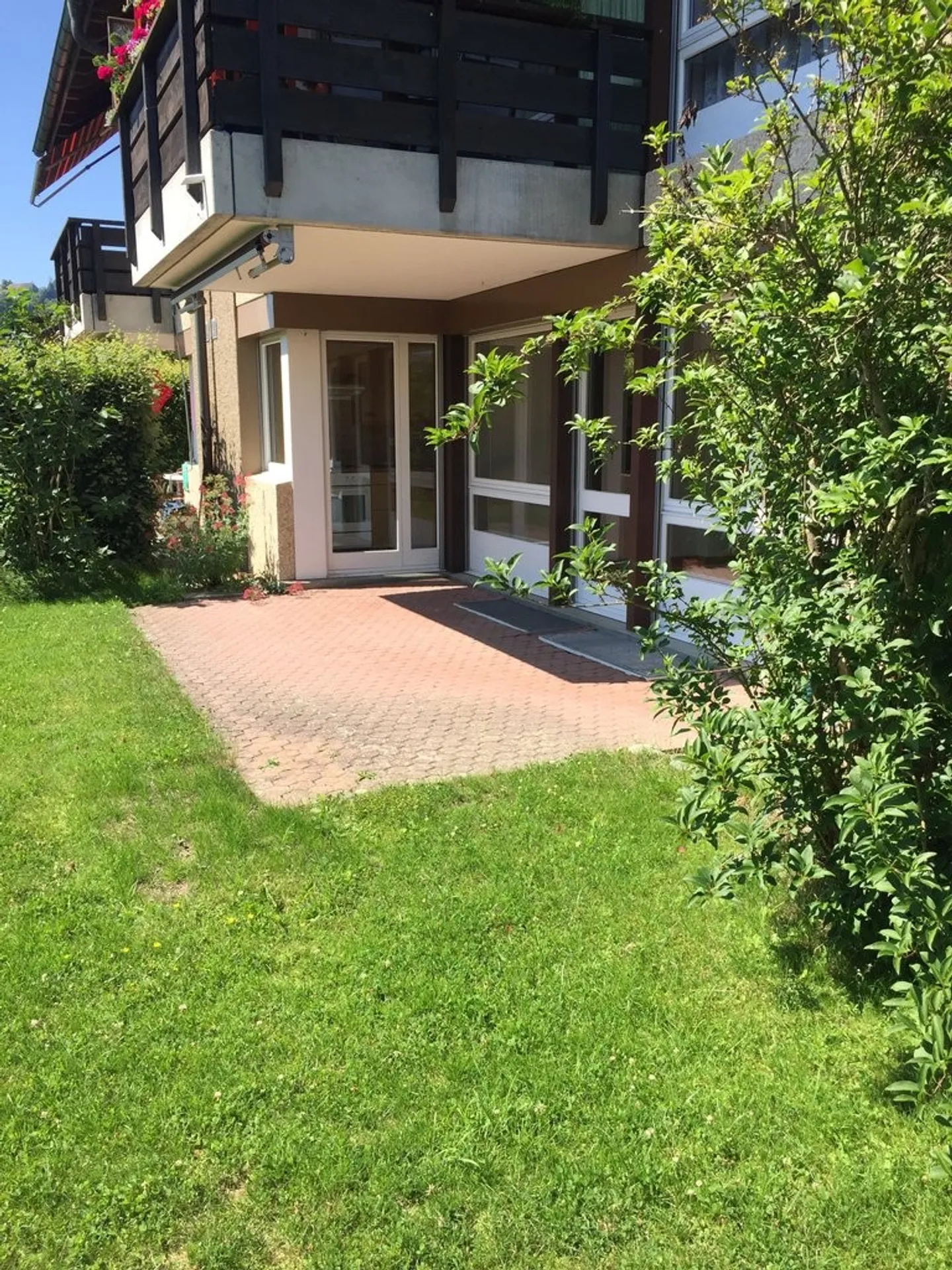 Charmant appartement d'angle à Langnau - Photo 1 sur 8