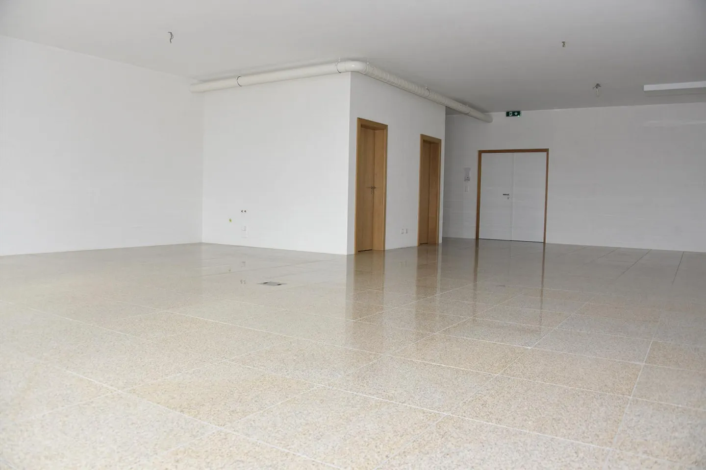 Gut gelegenes Büro - Foto 8 von 12