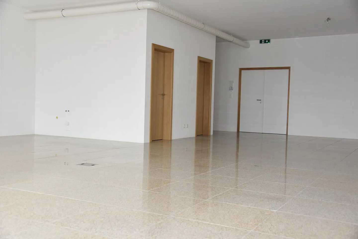 Gut gelegenes Büro - Foto 10 von 12