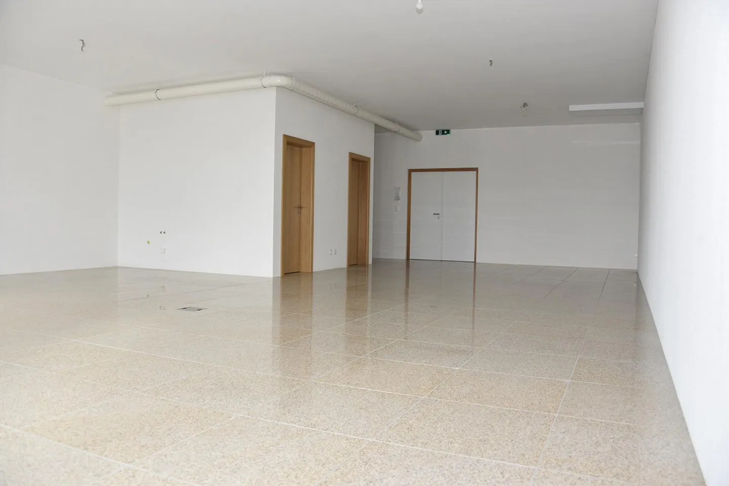 Gut gelegenes Büro - Foto 11 von 12