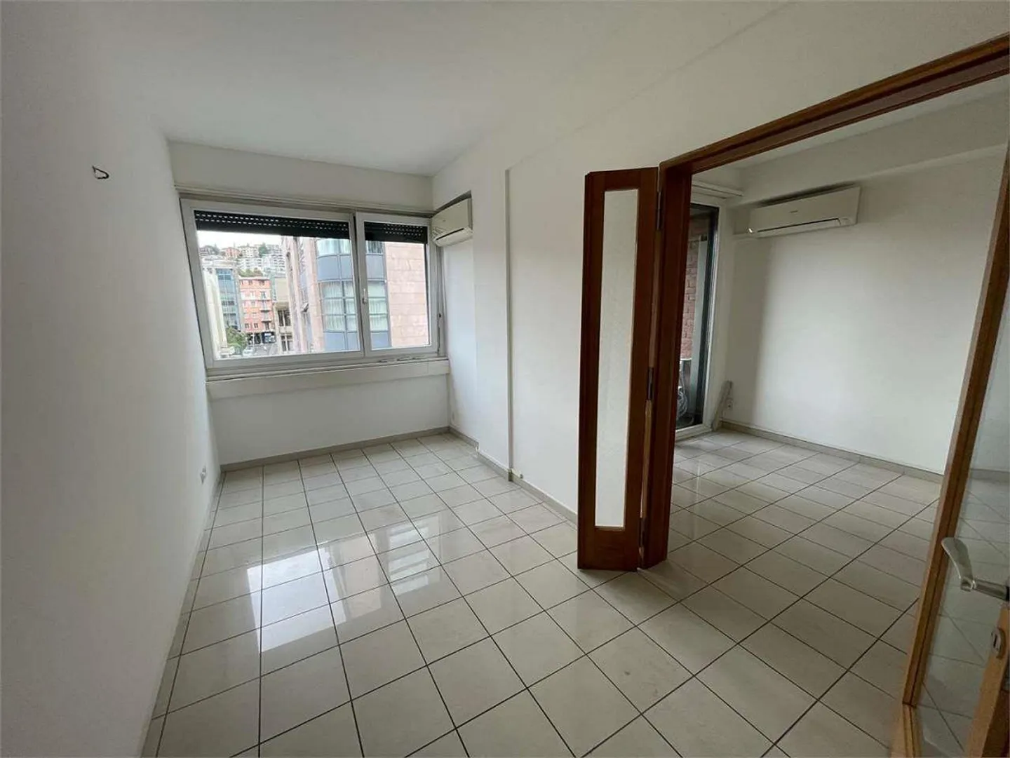 We rent commercial space in Lugano Center - Photo 8 of 12
