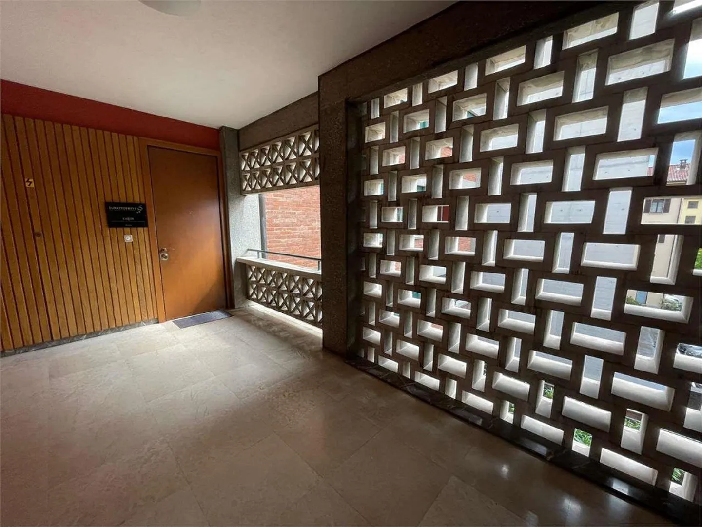 We rent commercial space in Lugano Center - Photo 9 of 12