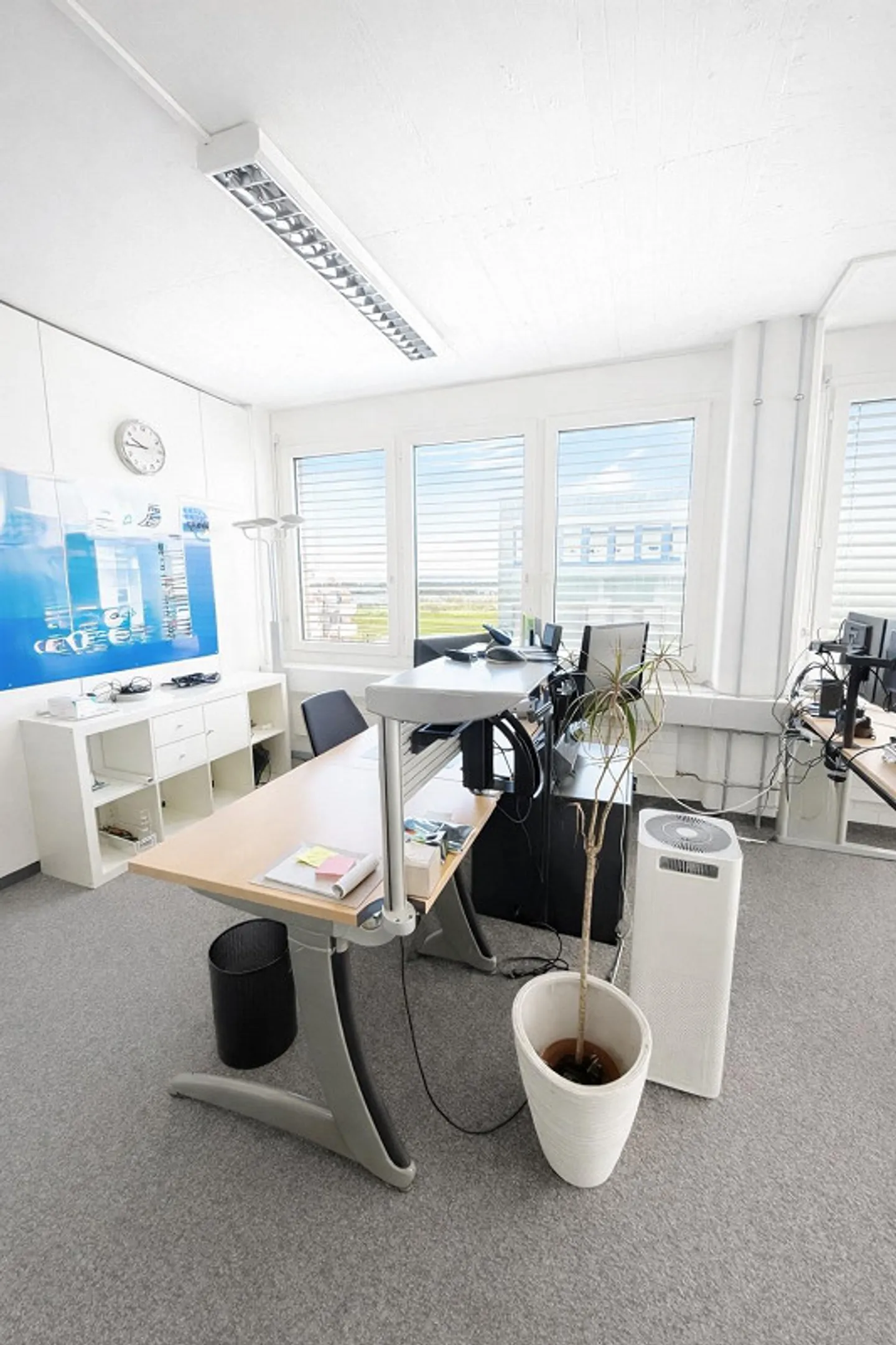 Spazio ufficio moderno con vista lago in posizione privilegiata a Hünenberg - Foto 1 di 3