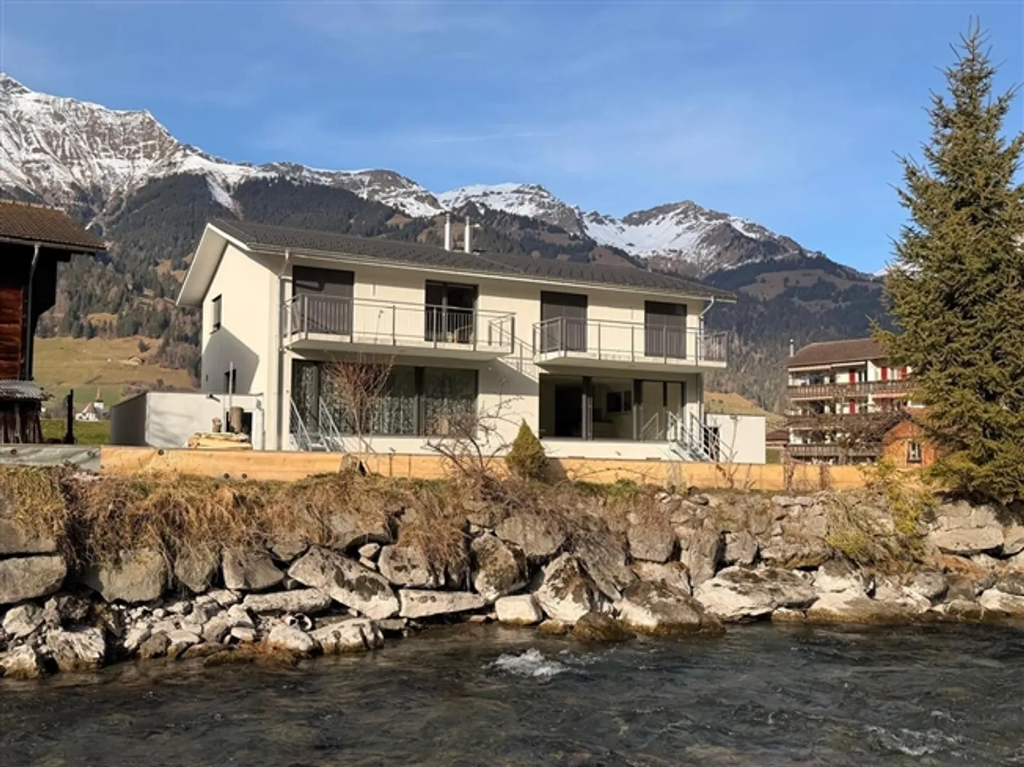 4.5-room new building, semi-detached house on the Kander in Frutigen - Photo 1 of 9