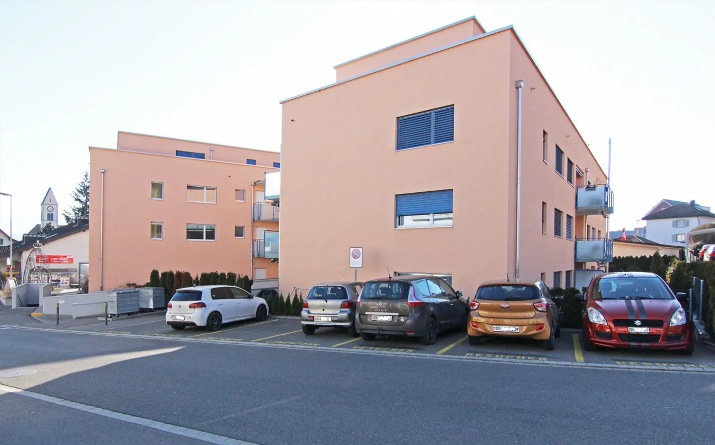 Geräumige und sonnige 3.5-Zimmerwohnung mit Gartensitzplatz - Foto 1 von 5