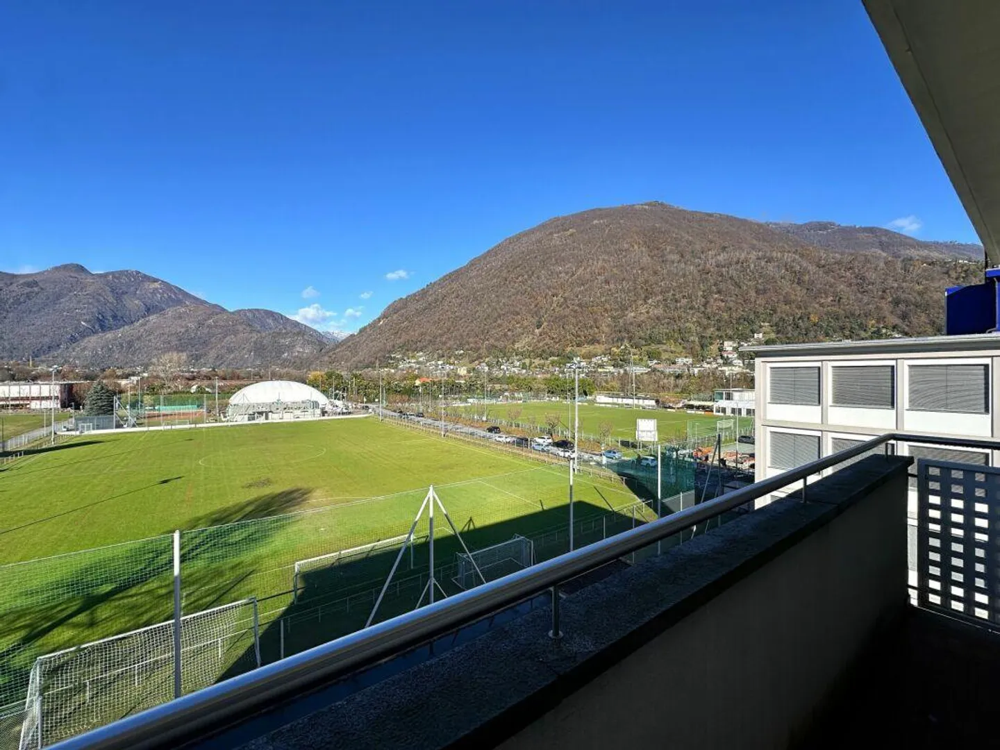 Losone - 4.5 locali ristrutturato all'ultimo piano - Foto 2 di 10