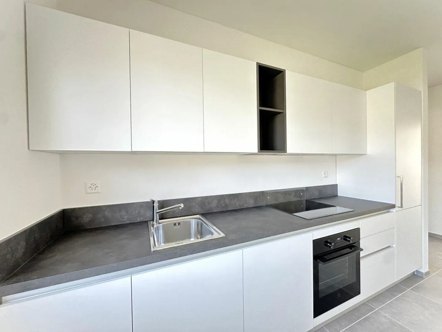 Losone - 4.5 locali ristrutturato all'ultimo piano - Foto 4 di 10