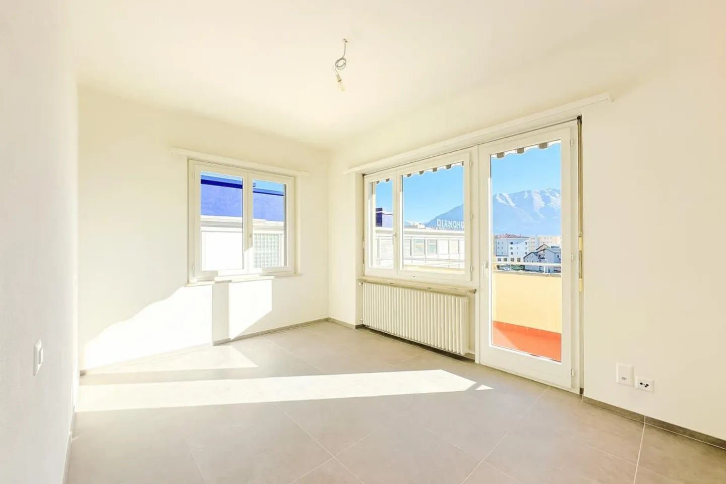 Losone - 4.5 locali ristrutturato all'ultimo piano - Foto 6 di 10