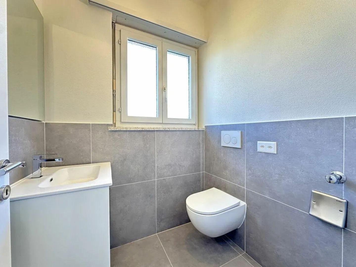 Losone - 4.5 locali ristrutturato all'ultimo piano - Foto 8 di 10