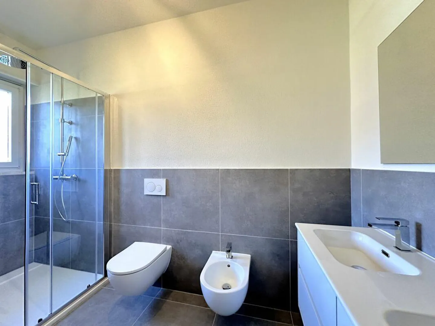 Losone - 4.5 locali ristrutturato all'ultimo piano - Foto 9 di 10