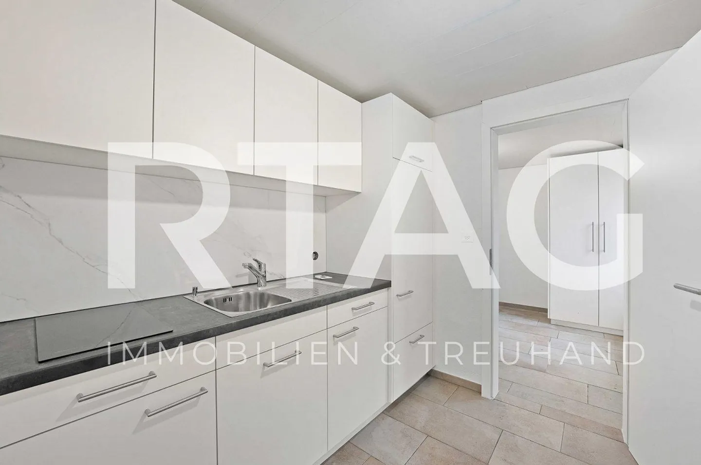 1.5-Room Apartment - Photo 1 of 8