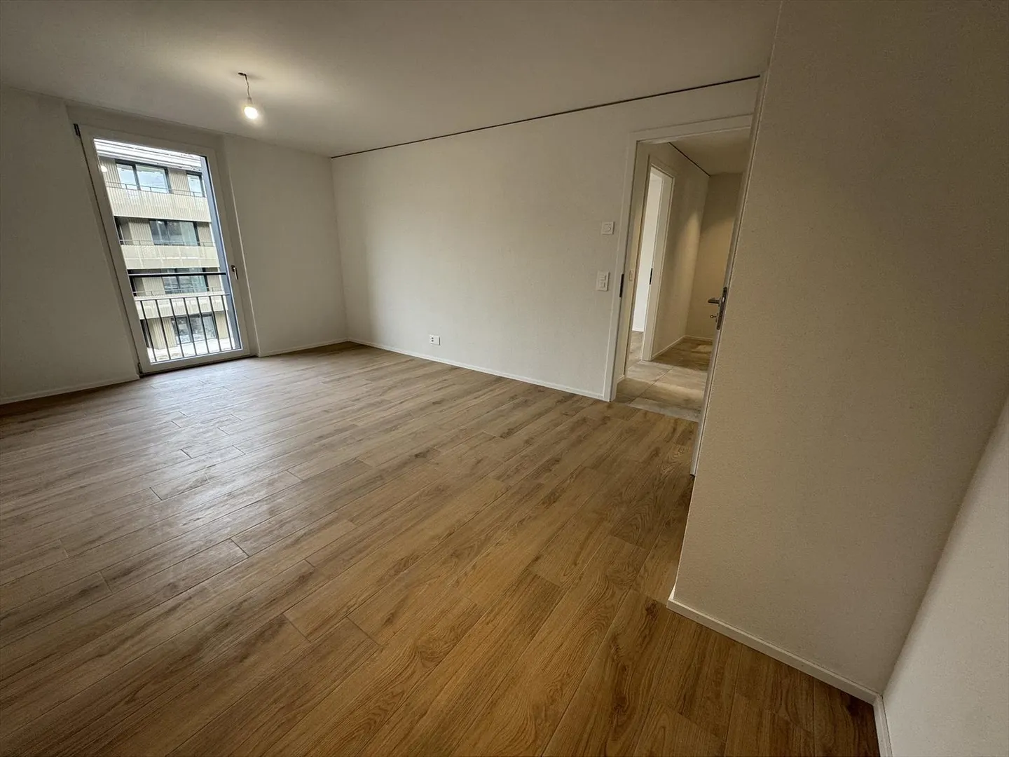 05667 - Appart. 3œ PCES - IMP. CHAMP-RIOND 20 - MATRAN - Foto 3 von 10