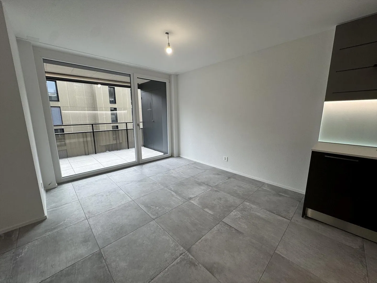 05667 - Appart. 3œ PCES - IMP. CHAMP-RIOND 20 - MATRAN - Foto 7 von 10