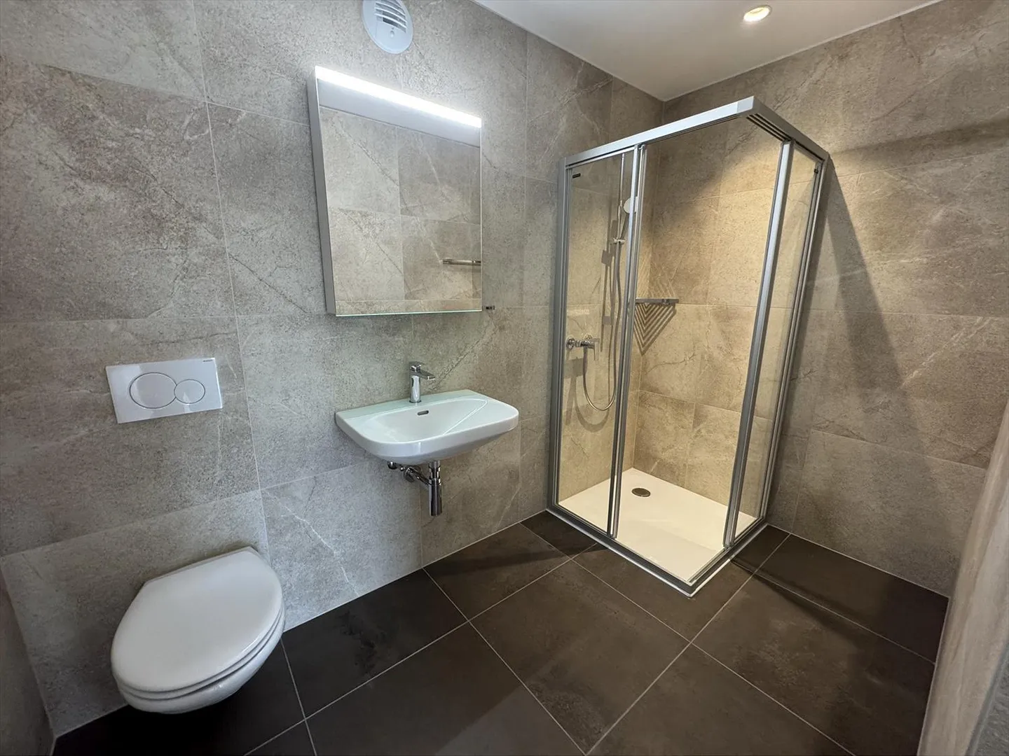 05667 - Appart. 3œ PCES - IMP. CHAMP-RIOND 20 - MATRAN - Foto 9 von 10