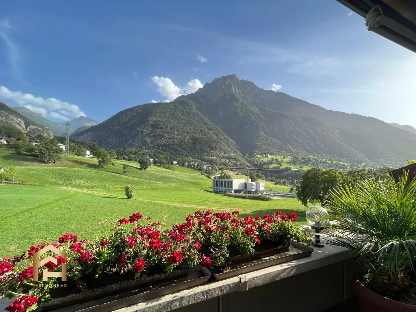 Exclusive 4.5-room penthouse apartment with unobstructed panoramic view in - Photo 12 of 13