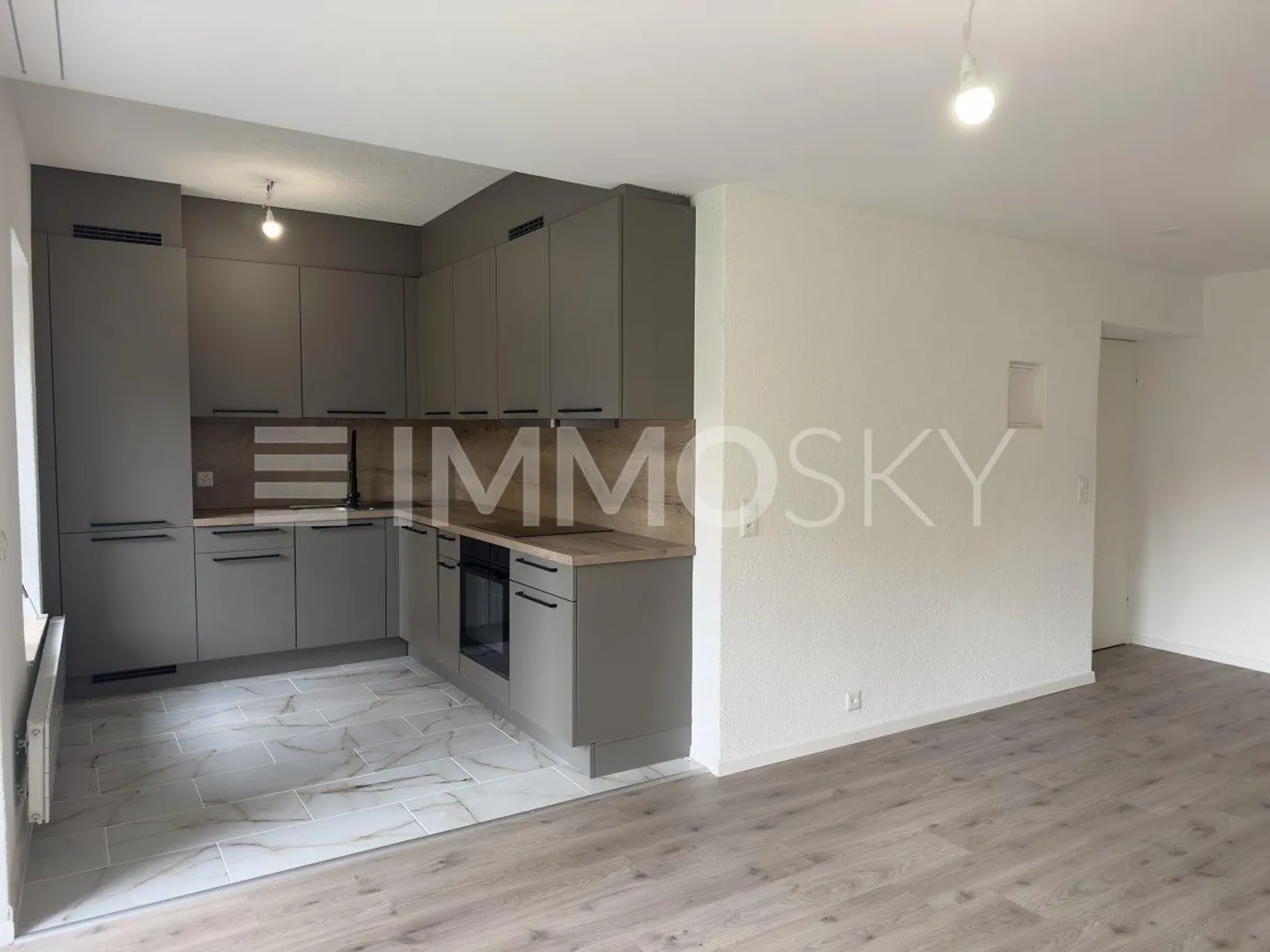 Property with three fully rented units - 4.6% net yield - Photo 2 of 5