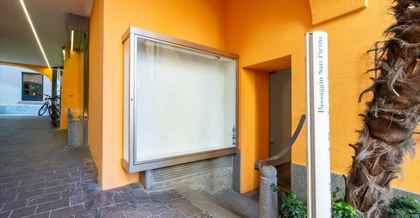 Locale Commerciale ad Ascona - Foto 2 di 9