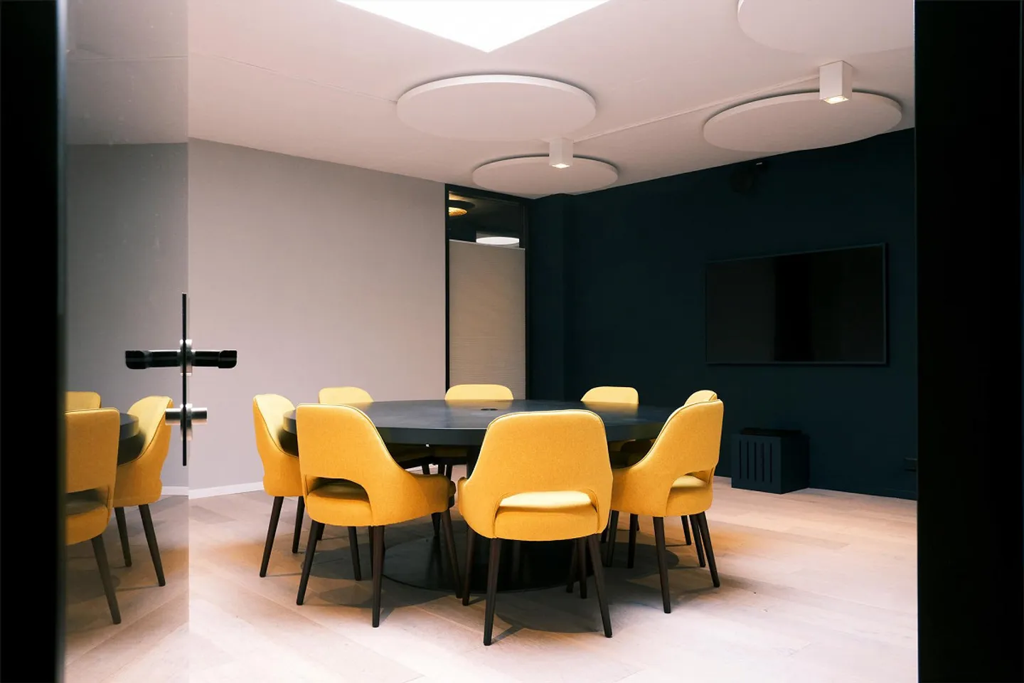 Commercial premises in the West - Photo 4 of 14