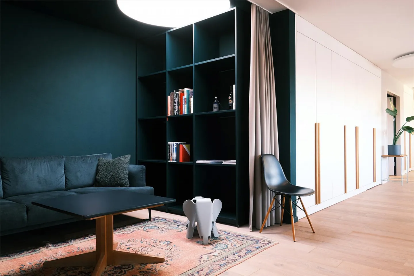 Commercial premises in the West - Photo 6 of 14