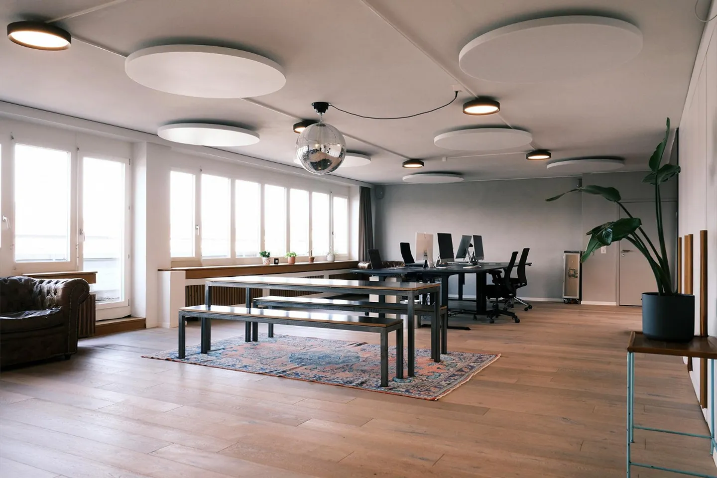 Commercial premises in the West - Photo 9 of 14