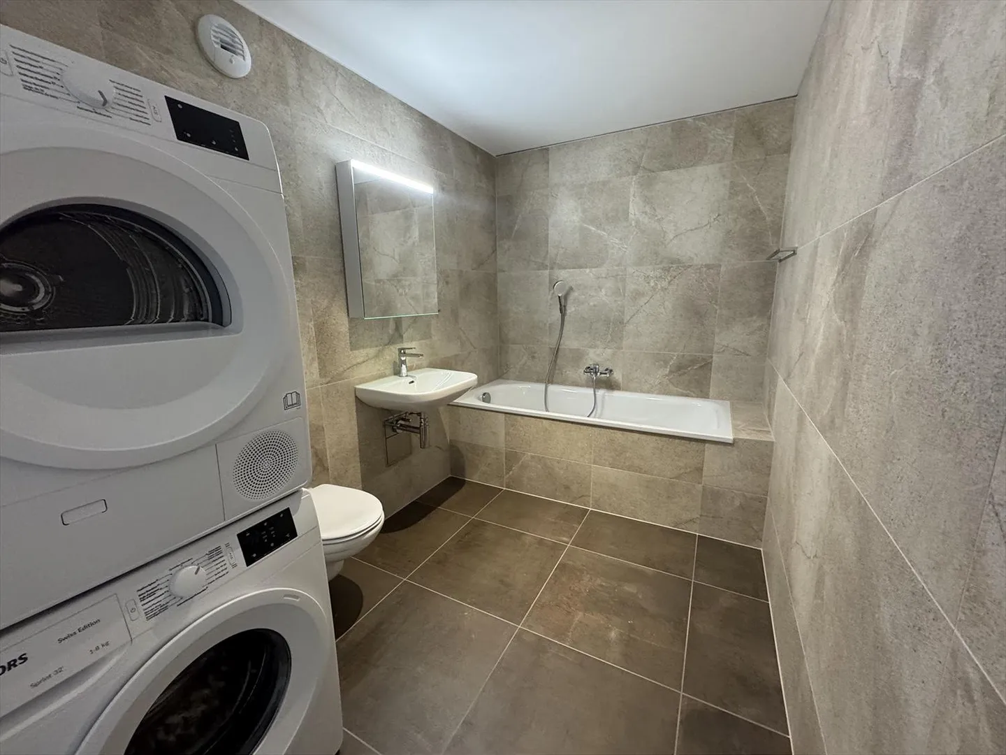 05652 - Appart. 3œ PCES - IMP. CHAMP-RIOND 18 - MATRAN - Photo 7 of 10