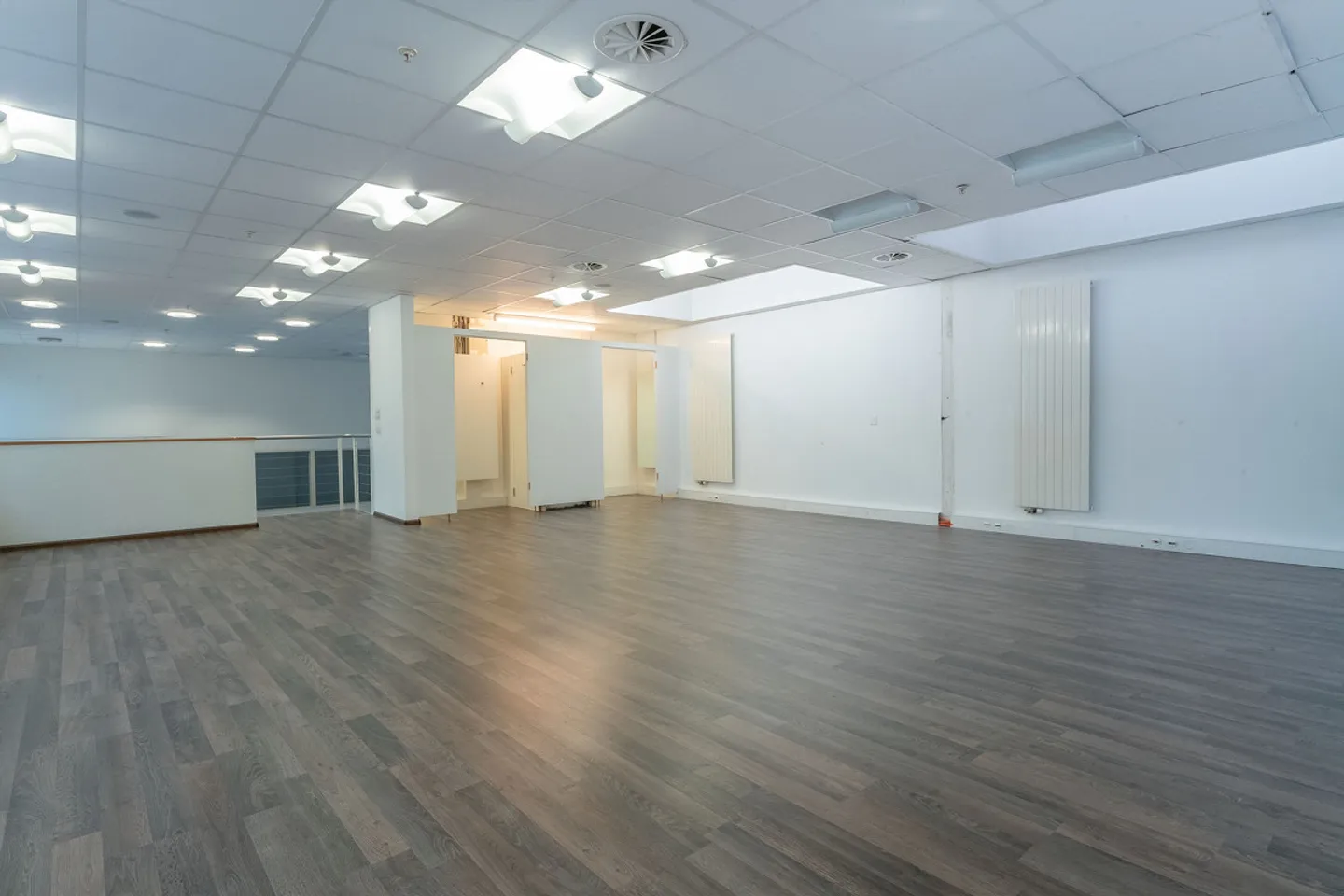 185 m² locaux commerciaux (utilisation temporaire) - Photo 2 sur 6