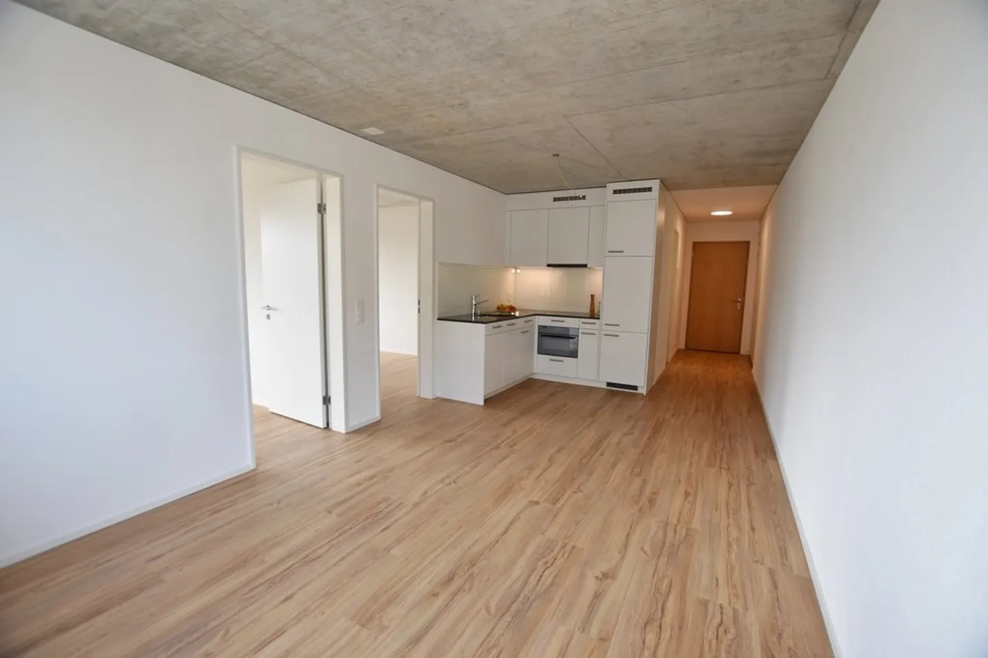 Modern 3-room apartment with large communal rooftop terrace - Photo 1 of 8