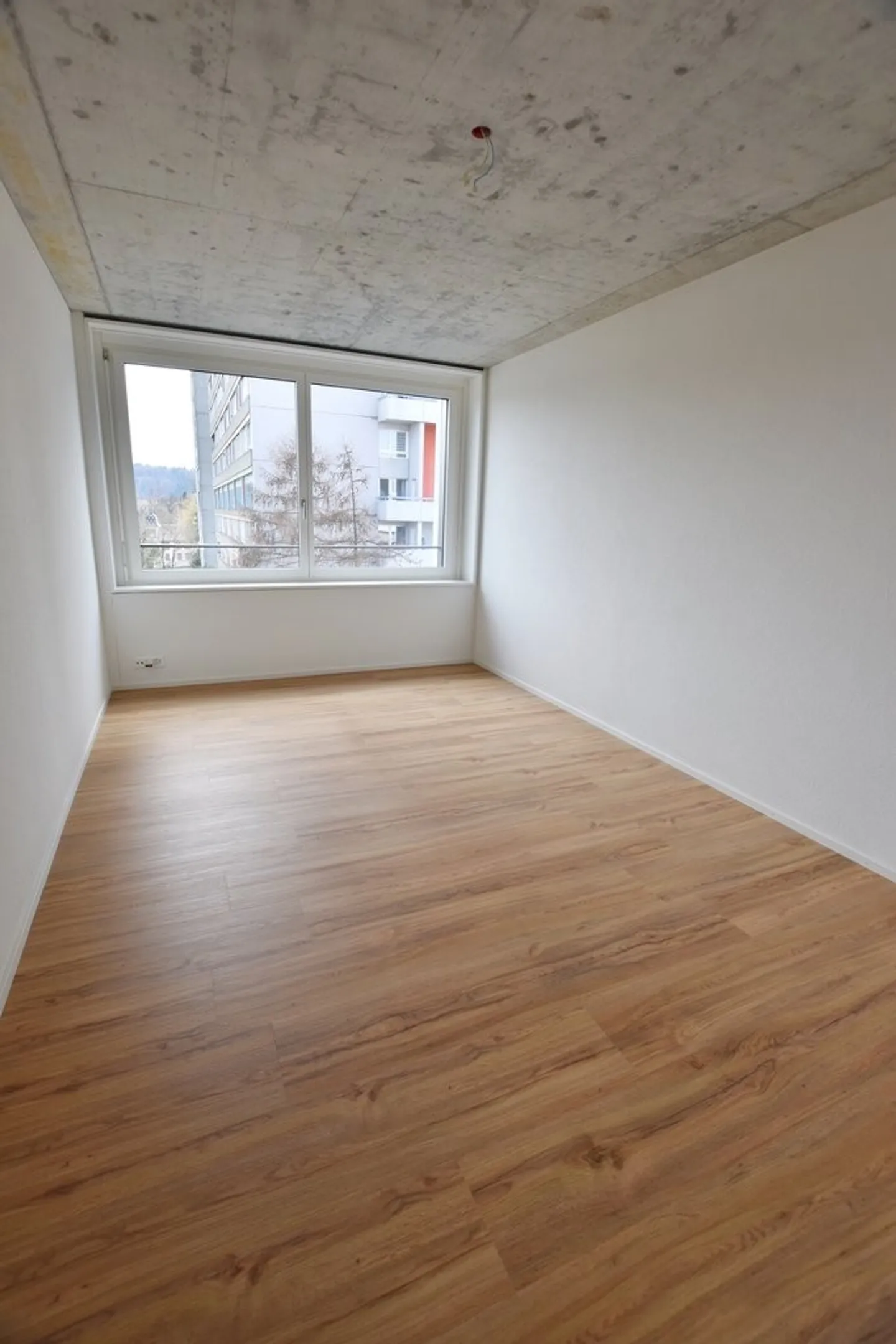 Modern 3-room apartment with large communal rooftop terrace - Photo 5 of 8