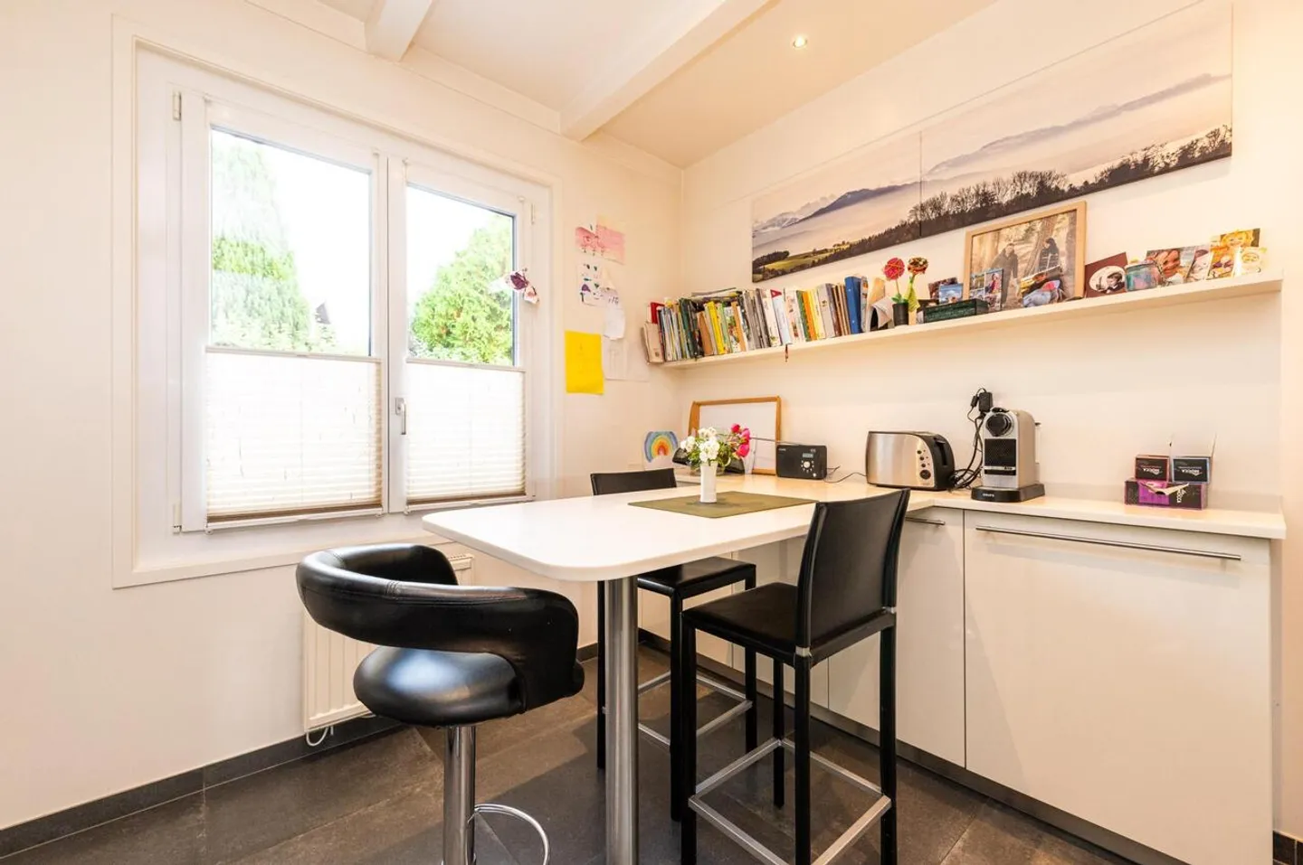 Semi-detached villa with 5.5 rooms, beautifully landscaped garden - Photo 8 of 13