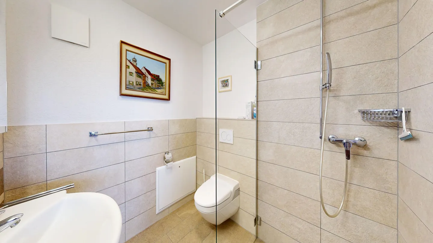 Modern 2.5-room condominium with spacious balcony - Photo 5 of 11