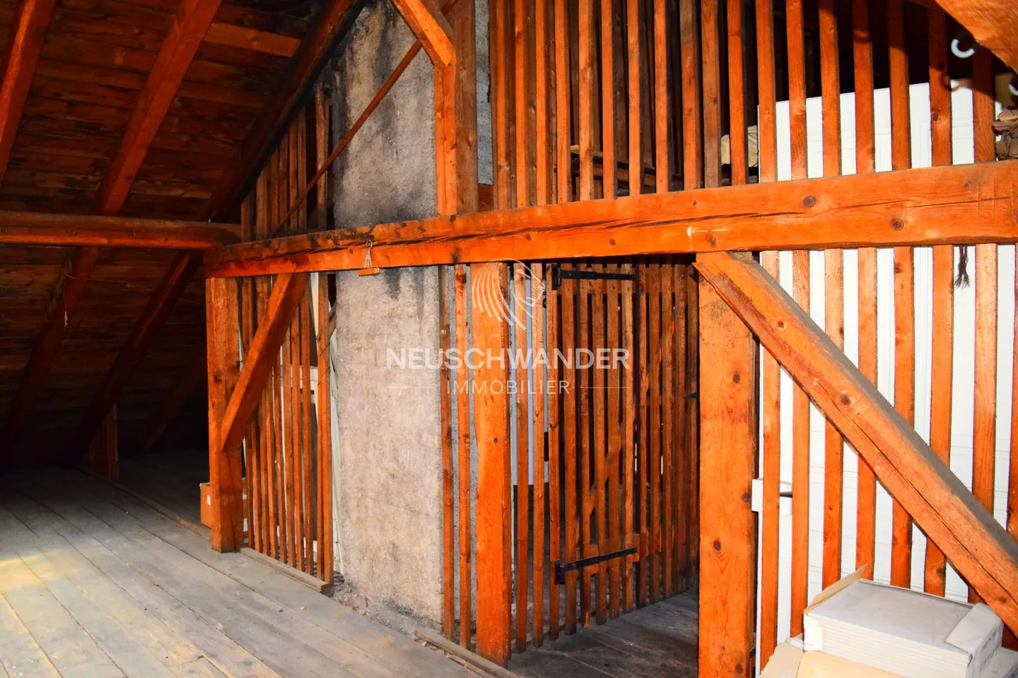 Mixed-use building for sale - Photo 4 of 5