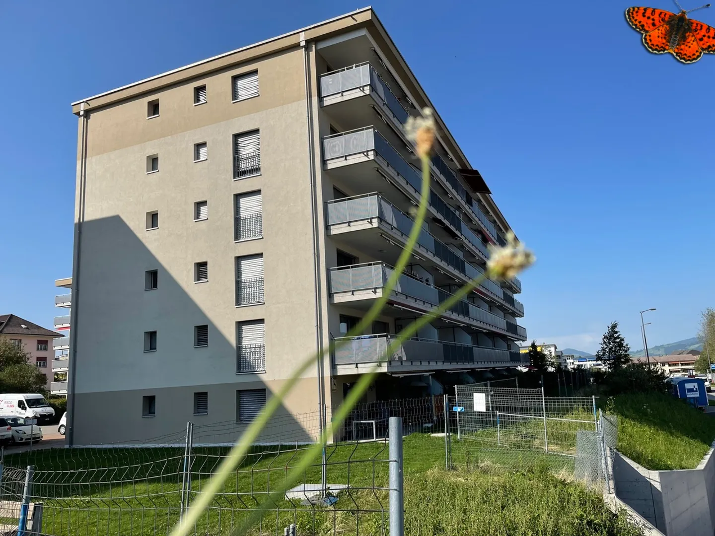 GRANDE APPARTAMENTO DI 4 ½ STANZE - VICINO ALLA STAZIONE! - Foto 1 di 9