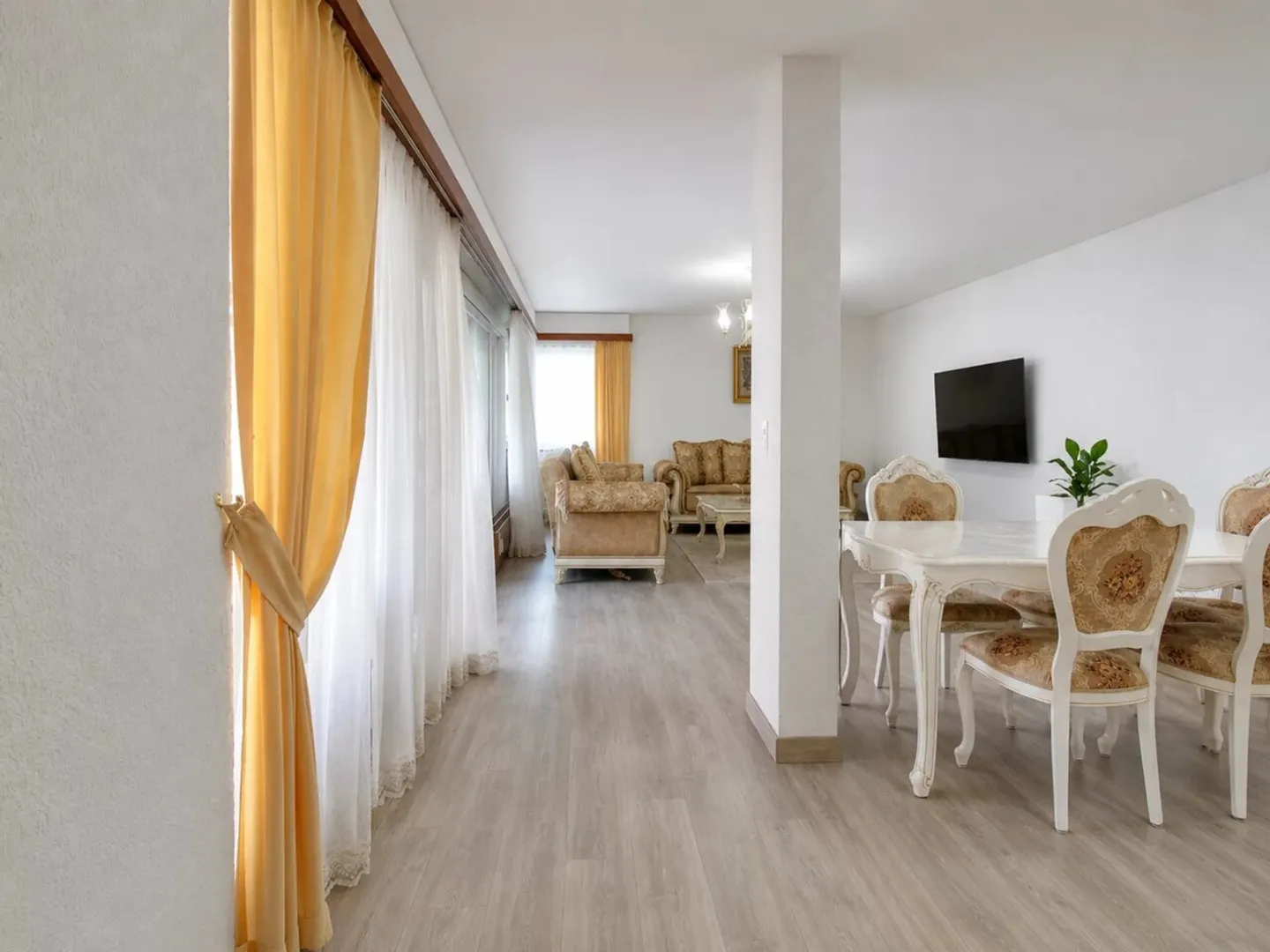 Appartement spacieux à Sierre - Photo 2 sur 13
