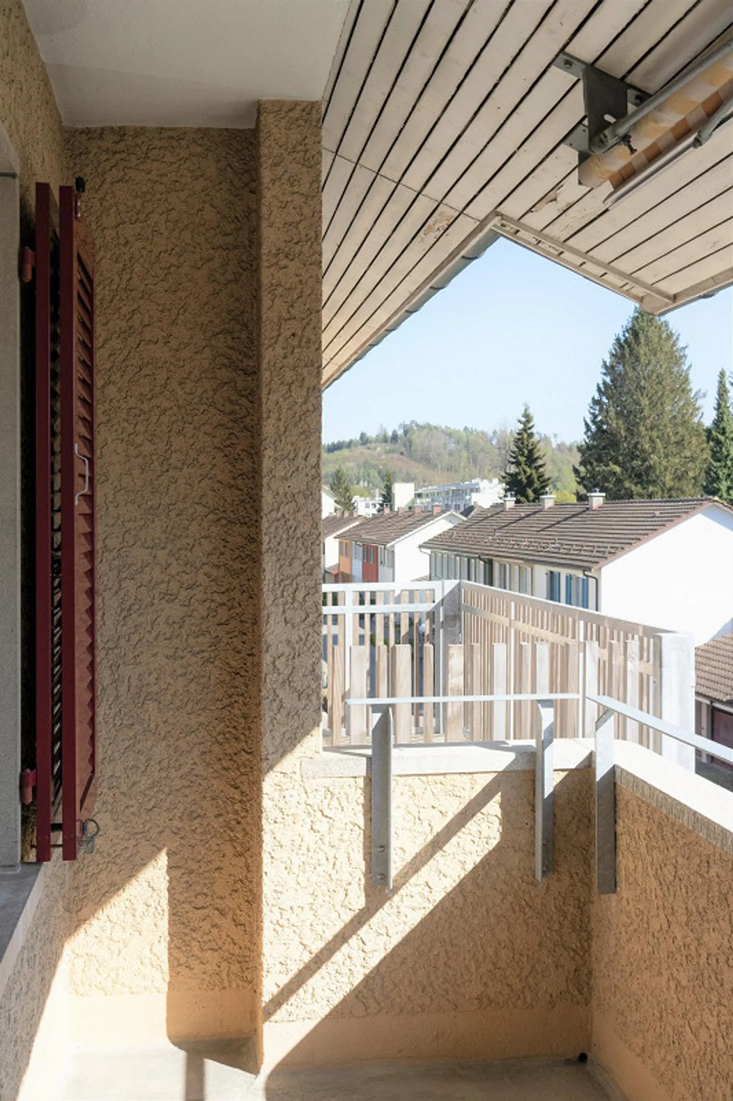 Appartement 2 1/2 pièces entièrement rénové, petit, fin mais OHO! - Photo 1 sur 10