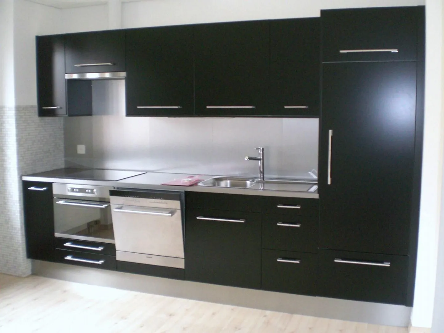 Charming, spacious living under the roof – Prime location - Photo 7 of 10