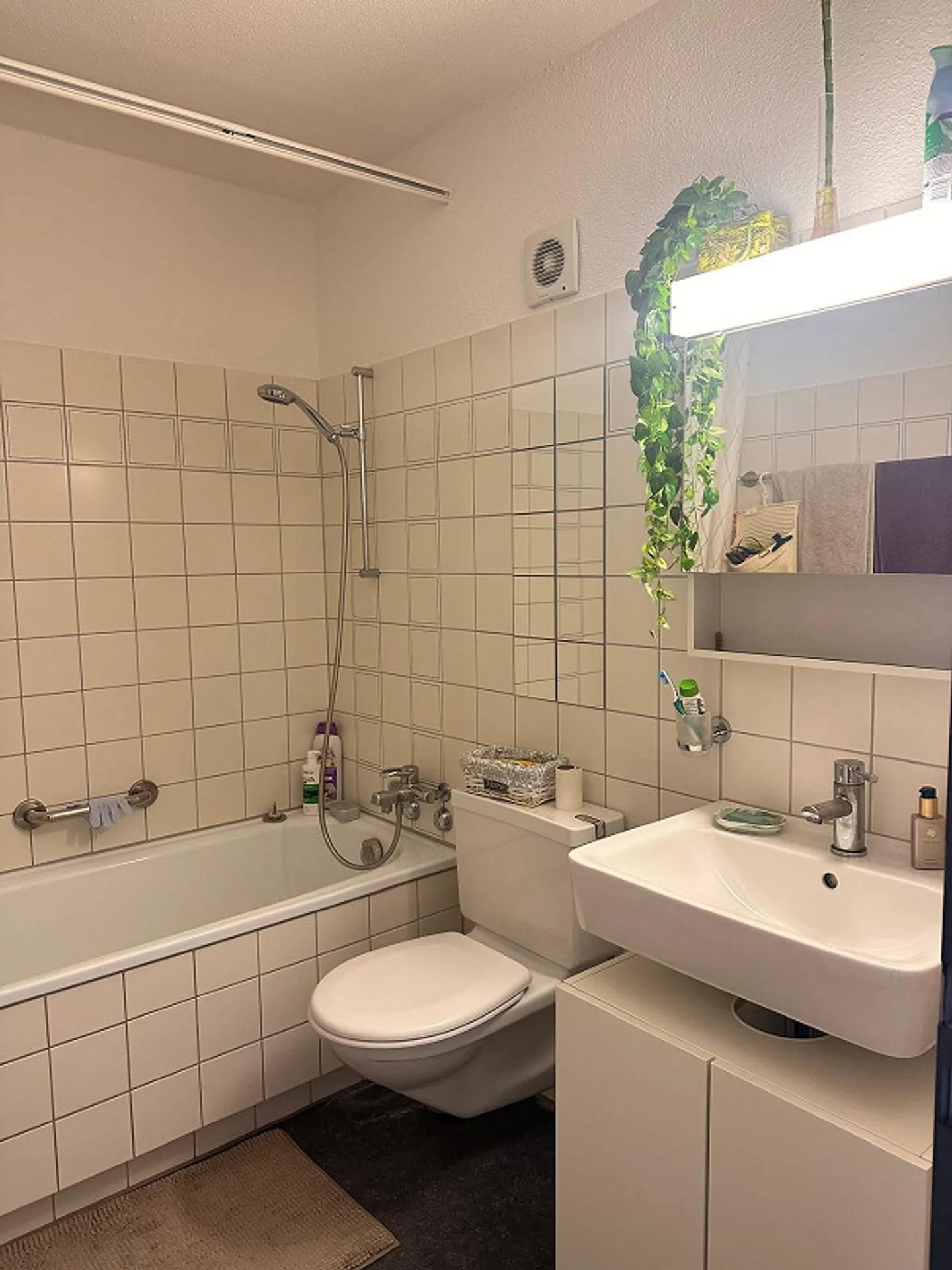 Charming, spacious living under the roof – Prime location - Photo 8 of 10