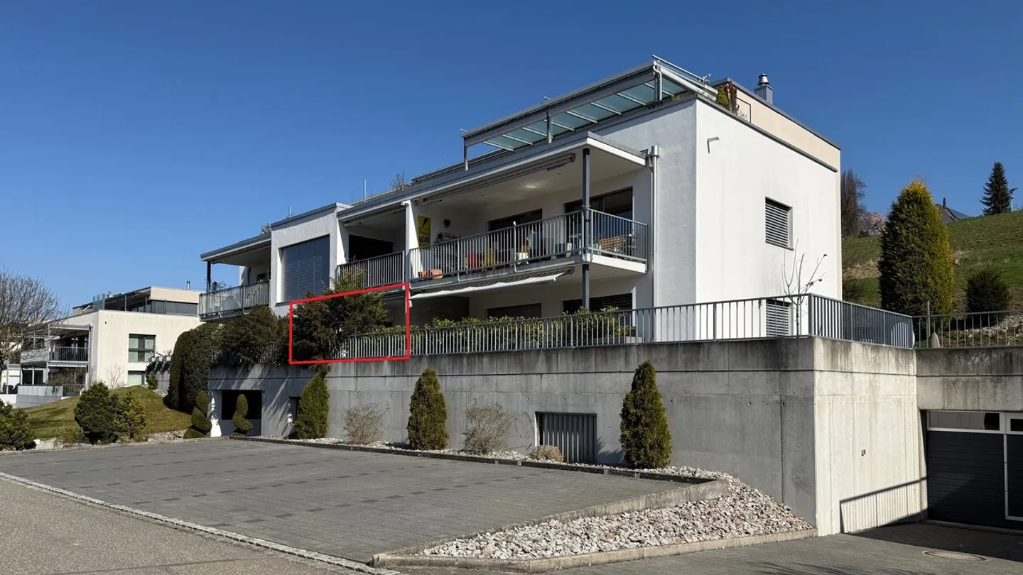 Modern 2.5-room condominium with spacious balcony - Photo 9 of 11