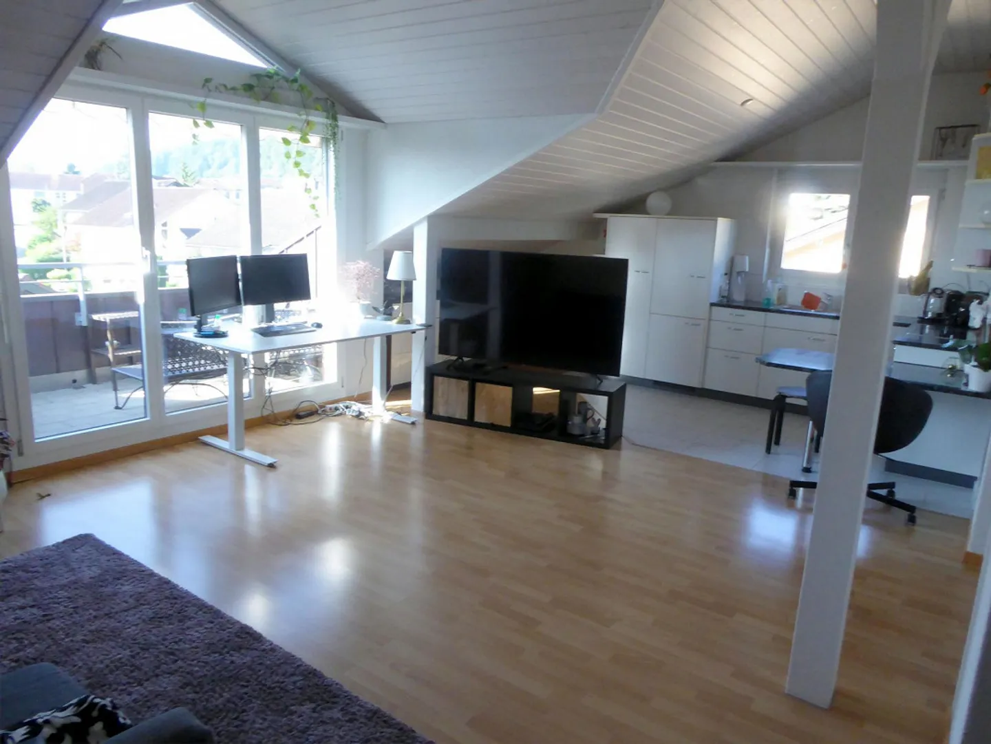 Penthouse de 2½ pièces de rêve avec balcon sud - Photo 1 sur 6