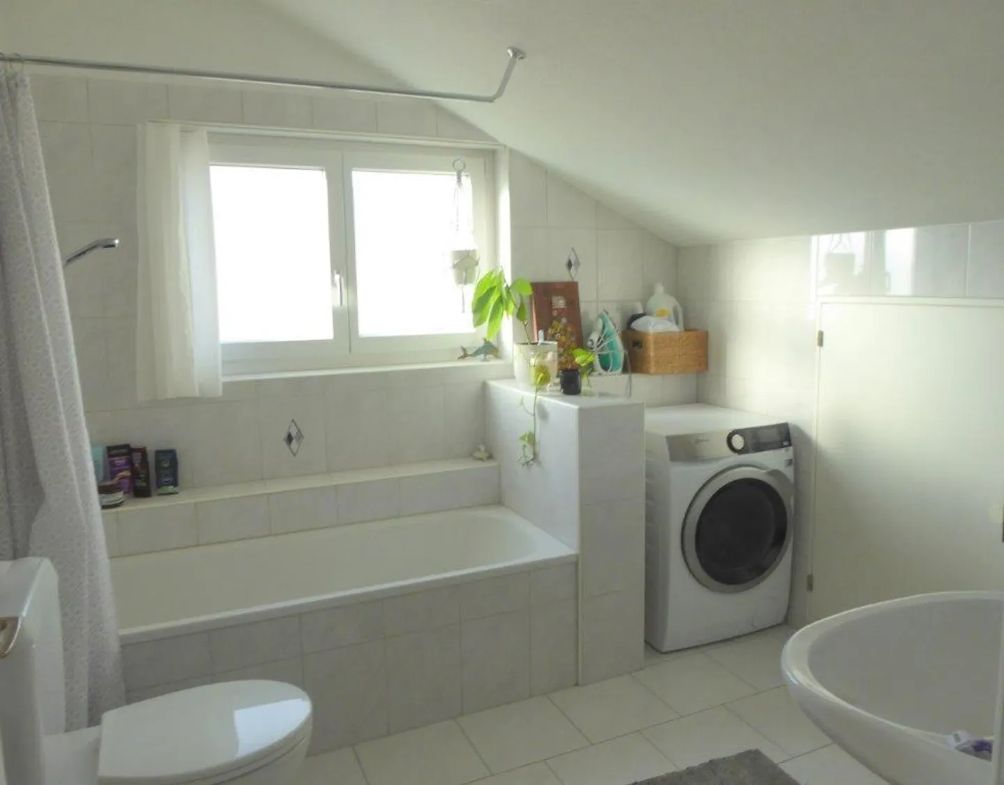 Penthouse de 2½ pièces de rêve avec balcon sud - Photo 5 sur 6