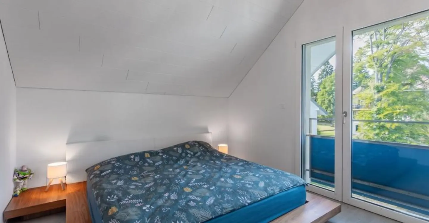 Eine außergewöhnliche Penthousewohnung mit 4,5 Zimmern und Blick auf den See und die Alpen - Foto 4 von 10