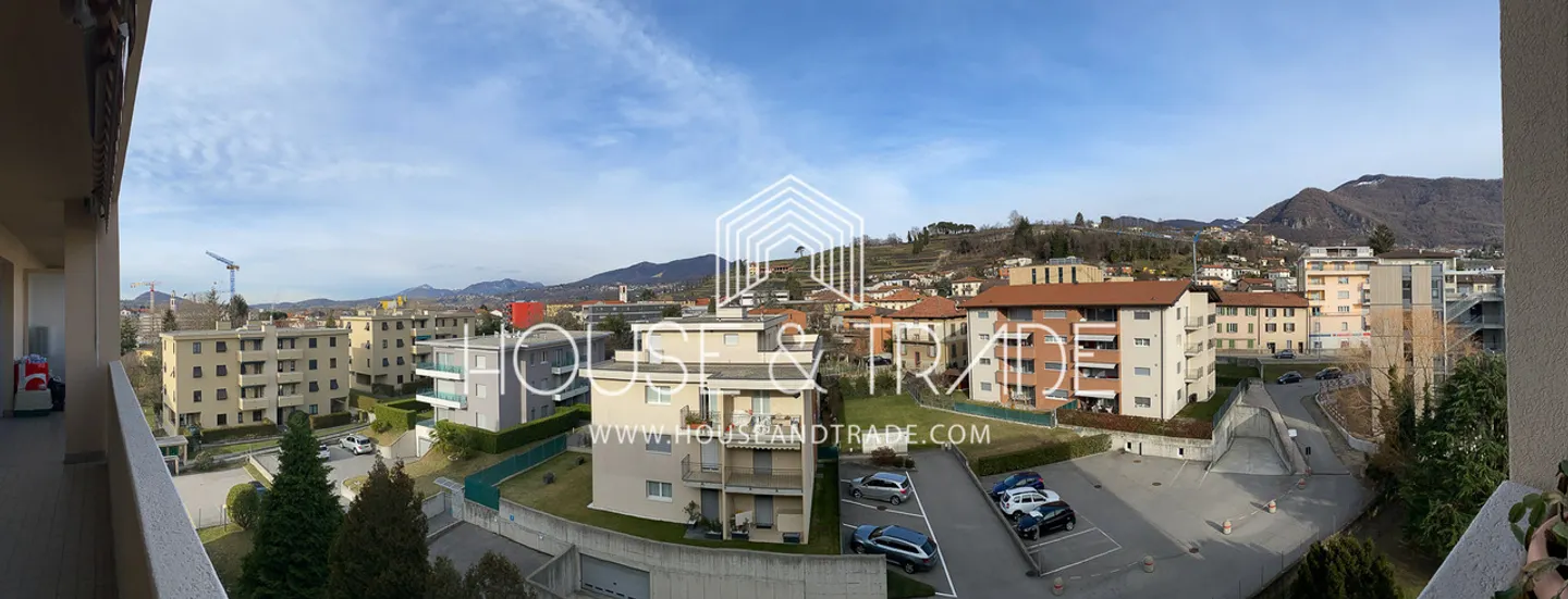 Appartement Charmant avec Terrasse - Photo 1 sur 7
