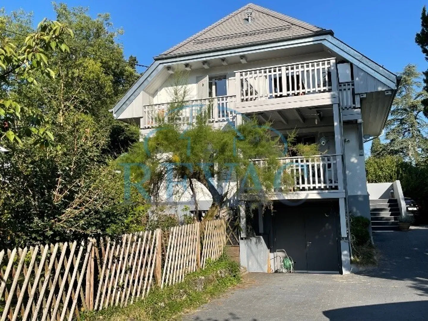 Außergewöhnliche Villa in Conches mit großem Entwicklungspotenzial - Foto 1 von 1