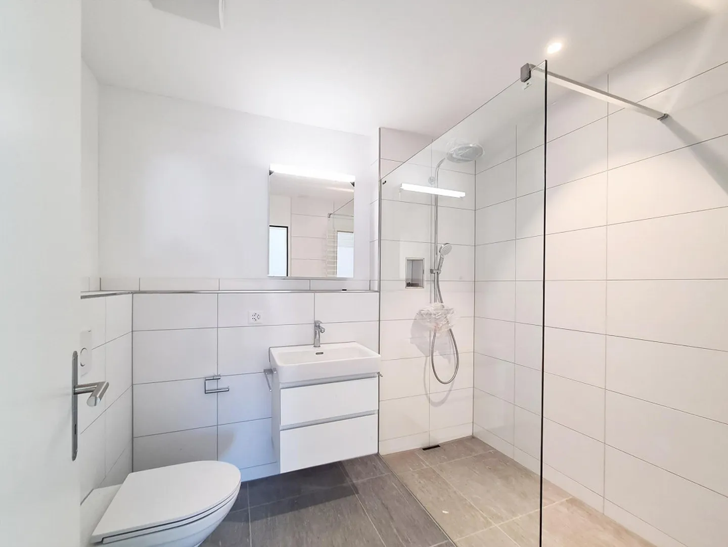 Modern Barrier-Free Living with a View - Photo 7 of 11