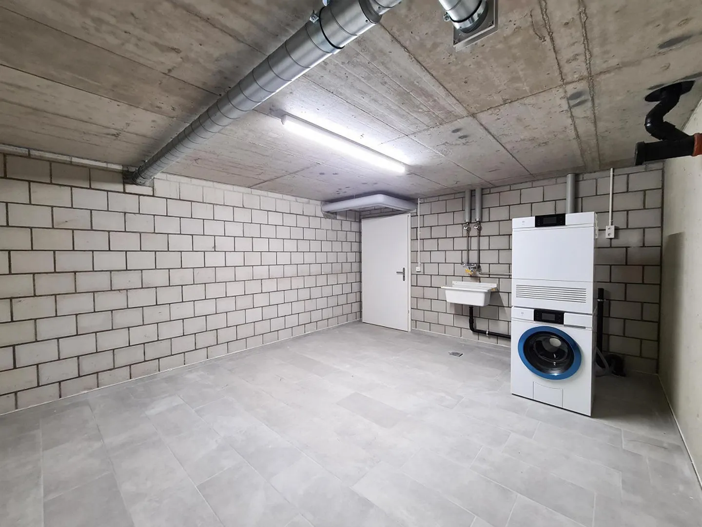 Modern Barrier-Free Living with a View - Photo 8 of 11