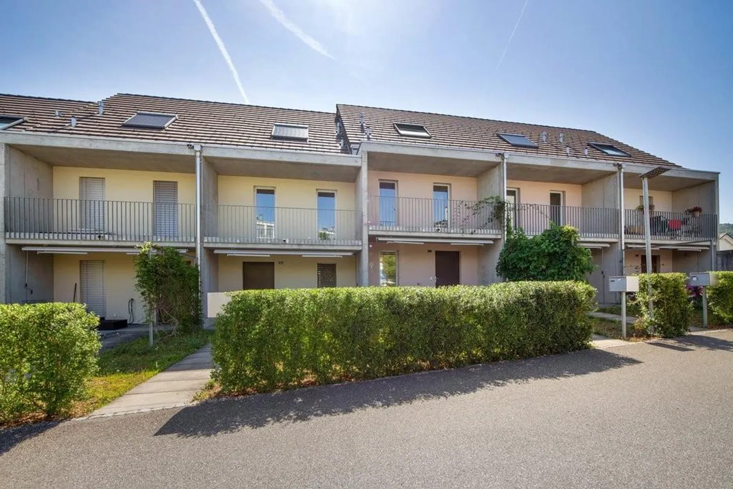 Living like in a single-family home? Here! - Photo 1 of 11