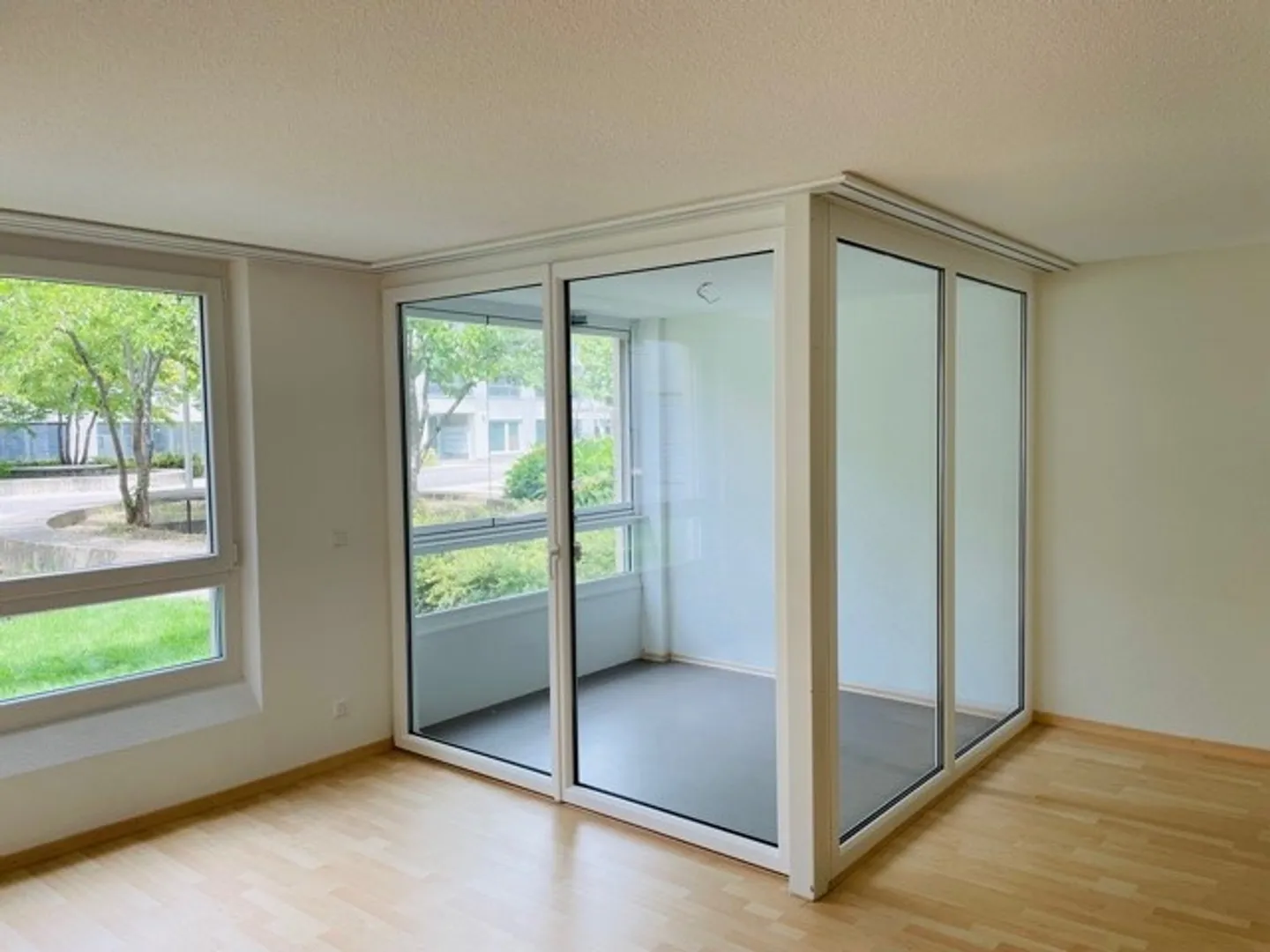 Large 1-room apartment for rent! - Photo 5 of 5