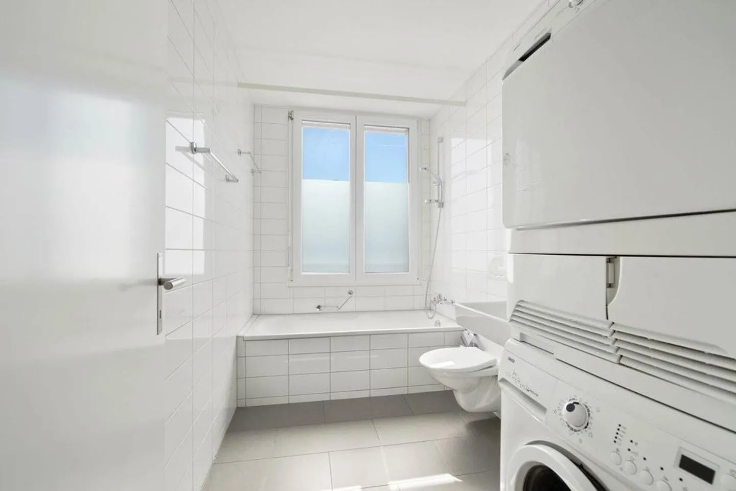 Living like in a single-family home? Here! - Photo 8 of 11