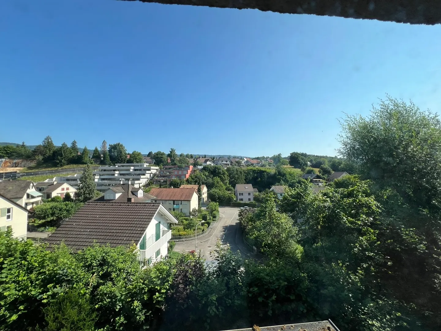 Charmantes freistehendes Haus mit grossem Grundstück in Laufen - Foto 5 von 10
